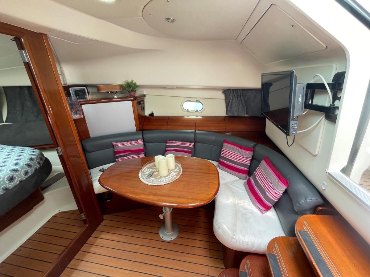 Une Nuit Sur Un Bateau Linge & Menage Inclus La Rochelle  Luaran gambar