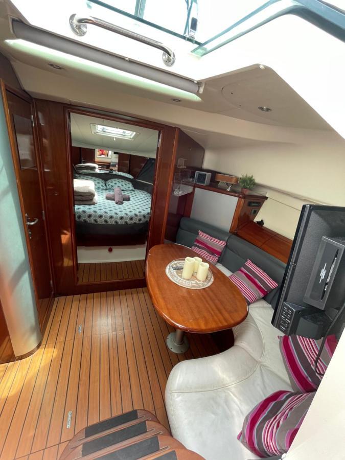 Une Nuit Sur Un Bateau Linge & Menage Inclus La Rochelle  Luaran gambar